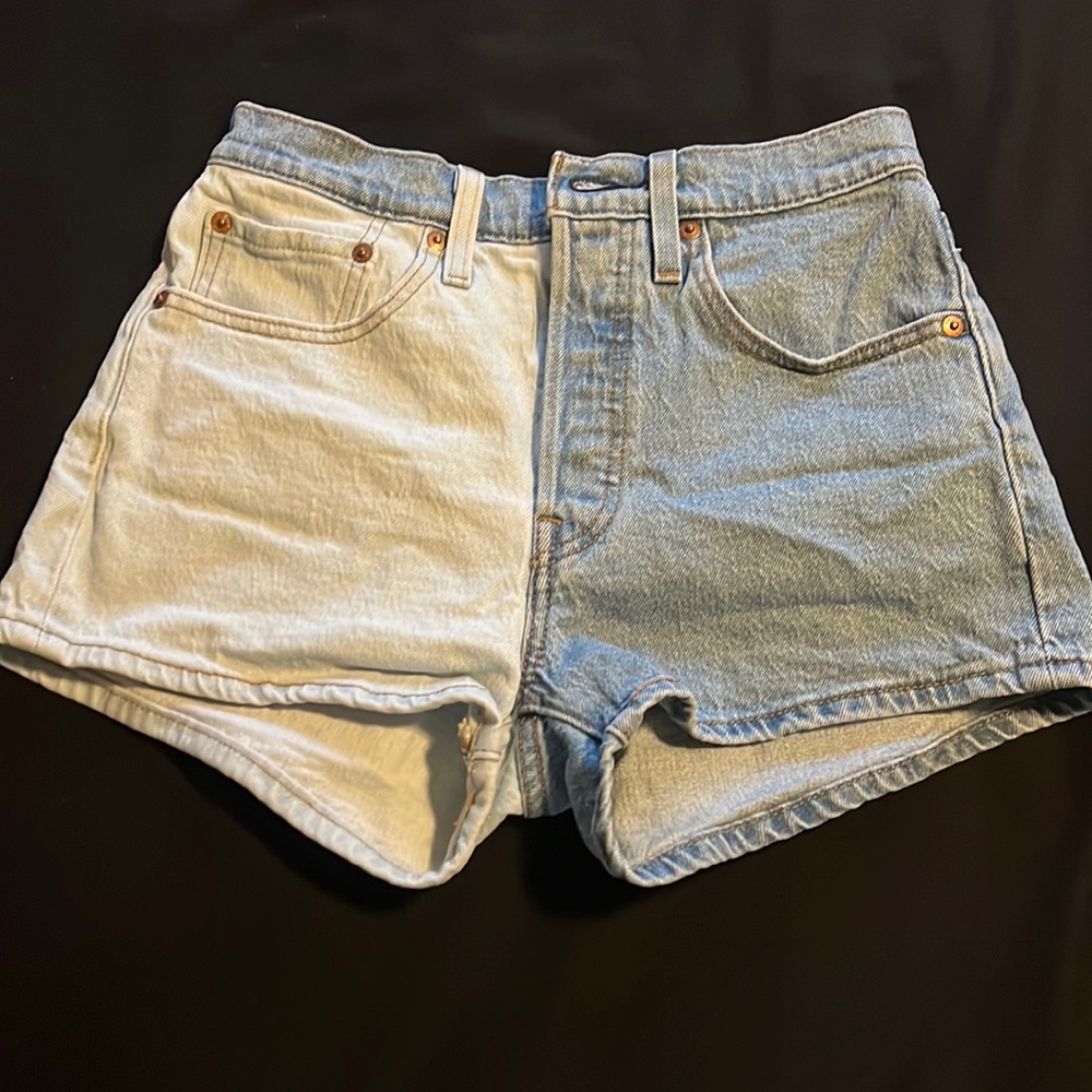 Levi’s 501 Two-Toned Shorts Size 26